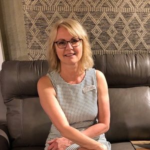 Meet your Posher, Vivi